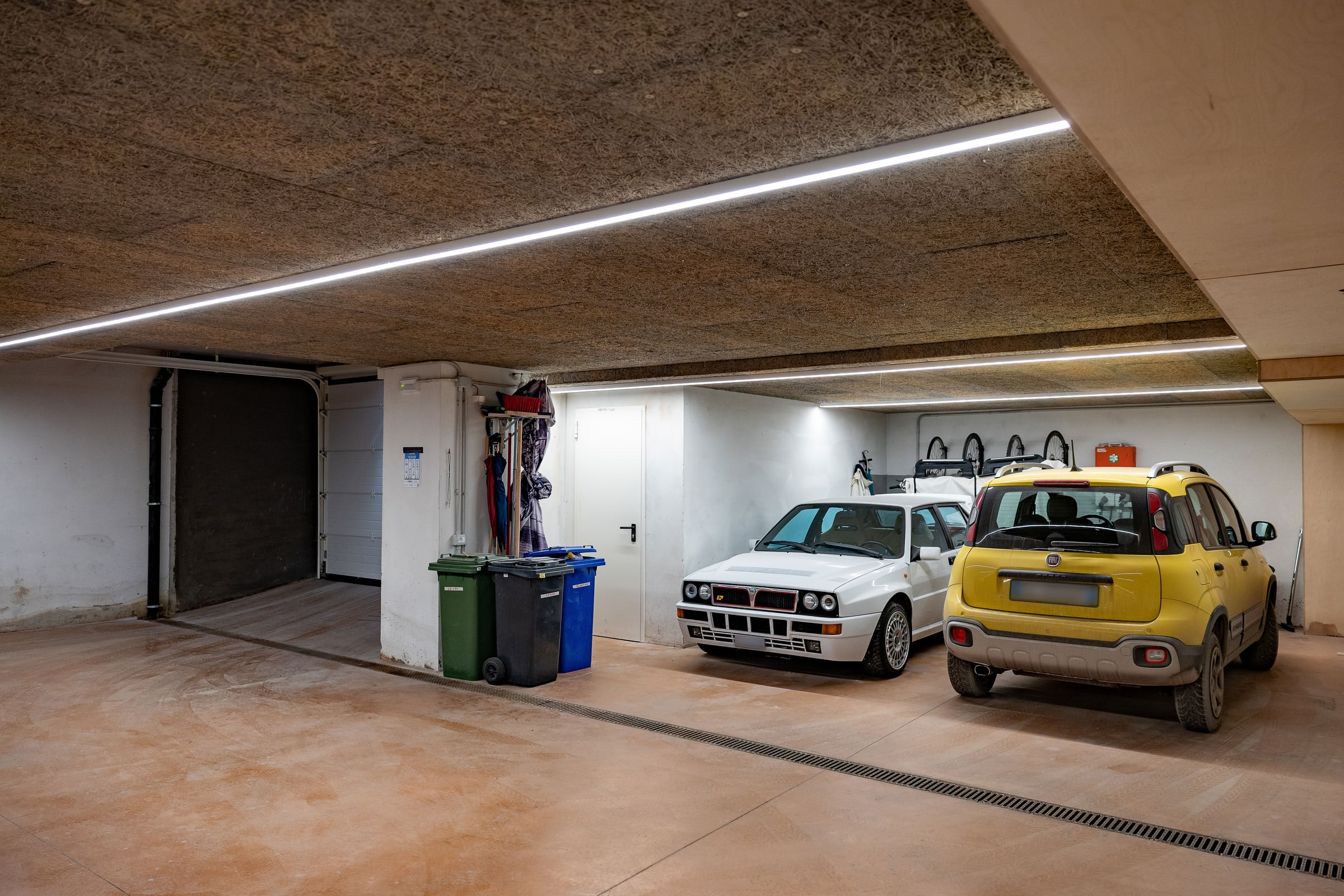 Garage privato di Villa Il Castelletto con accesso interno alla casa