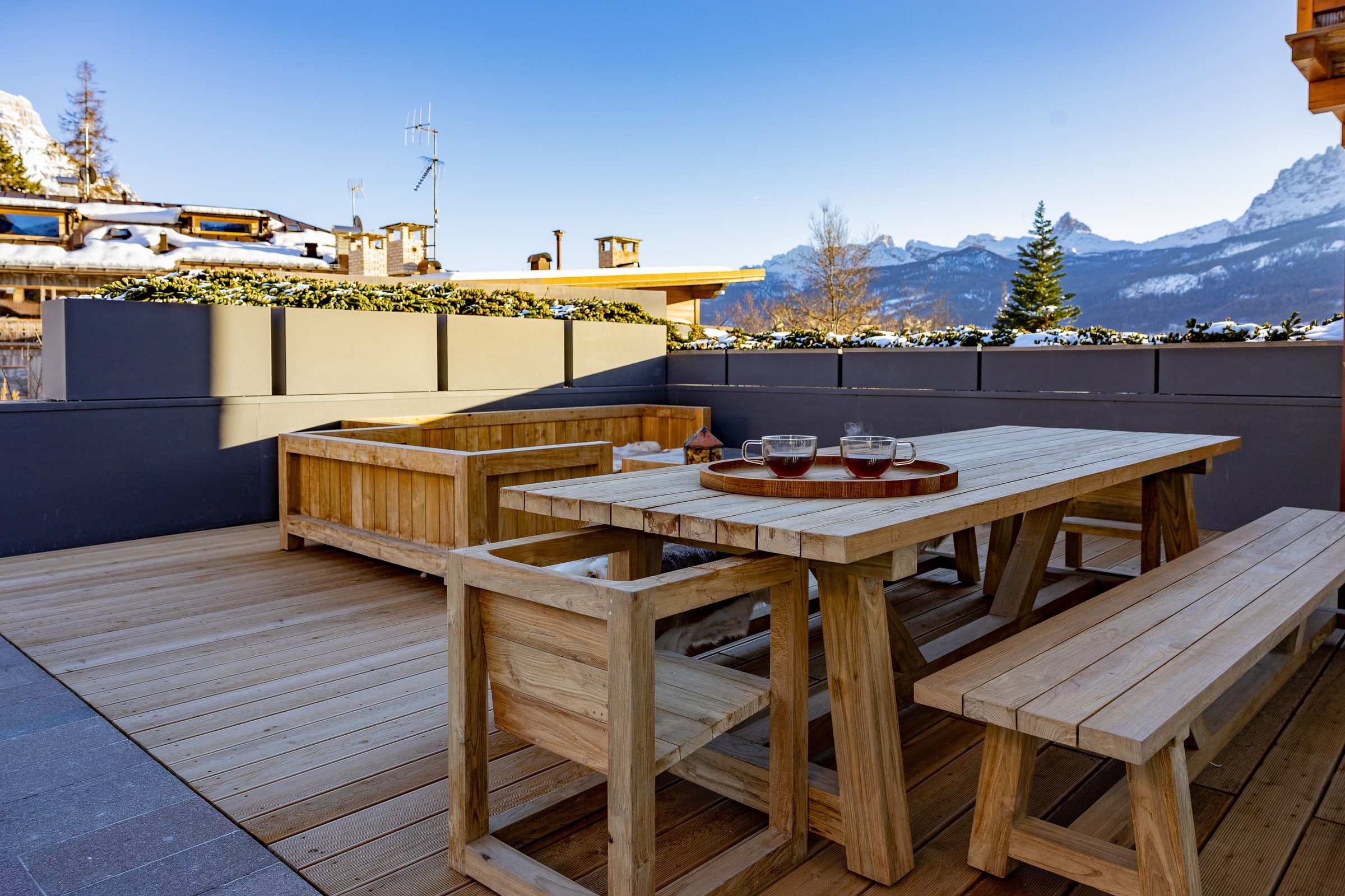 Patio esterno di Villa Il Castelletto con vista sulle Dolomiti