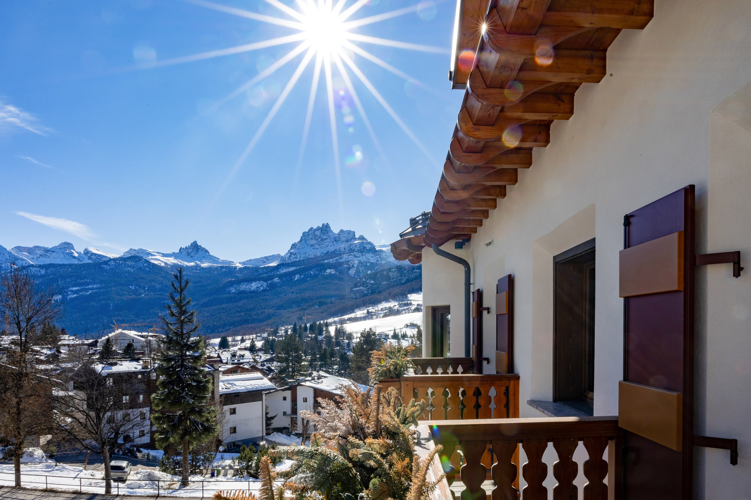 Le crode delle Dolomiti in luce calda al tramonto