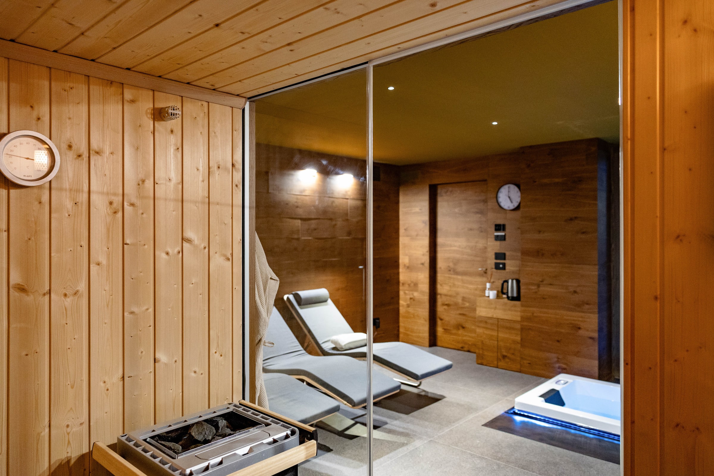 Area wellness vista ampia, percorso completo del benessere